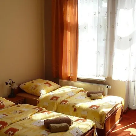 Hotelik Parkowy Hotel *